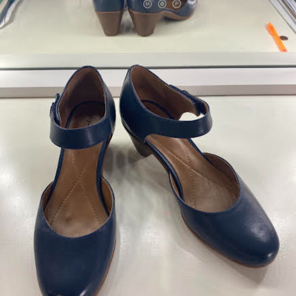 Easy Spirit women's heels size 7.5